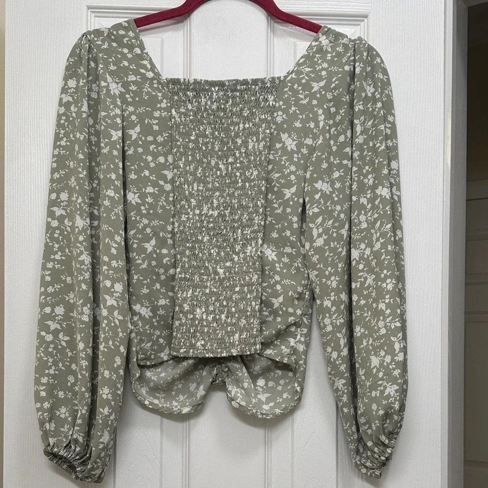 Abercrombie & Fitch Sage Green Floral Ruched Front Long Sleeve Blouse